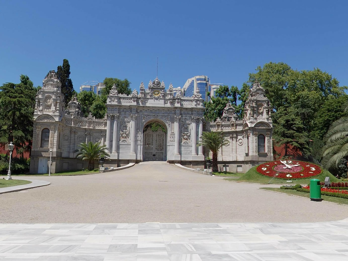 Dolmabahce Palace And Two Continents Tour 1