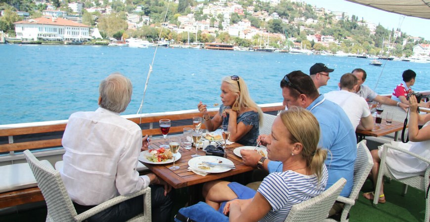 Bosphorus Lunch Cruise 1
